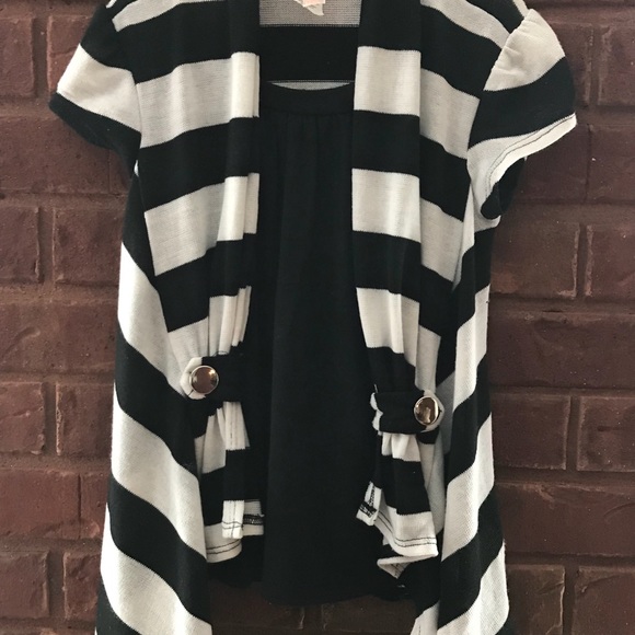 Adorable Cardigan - Picture 3 of 4